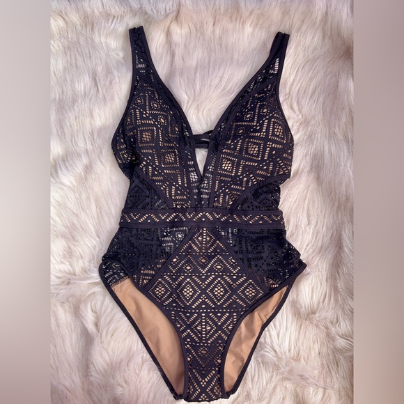 NWT Becca Swimwear Color Play Geometric Crochet Plunge One Piece SZ MEDIUM - Picture 7 of 15